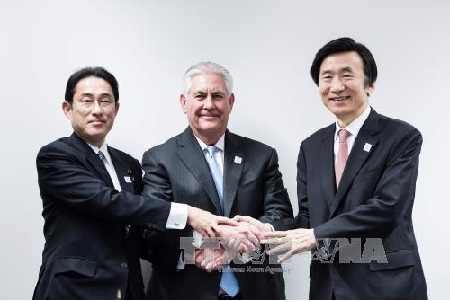 สหรัฐ สาธารณรัฐเกาหลีและญี่ปุ่นประณามการทดลองยิงขีปนาวุธนำวิถีของเปียงยาง